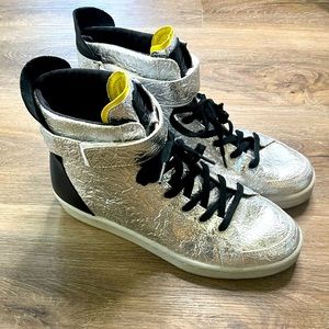 Adidas Silver Mens 7.5 Woman’s 9.0